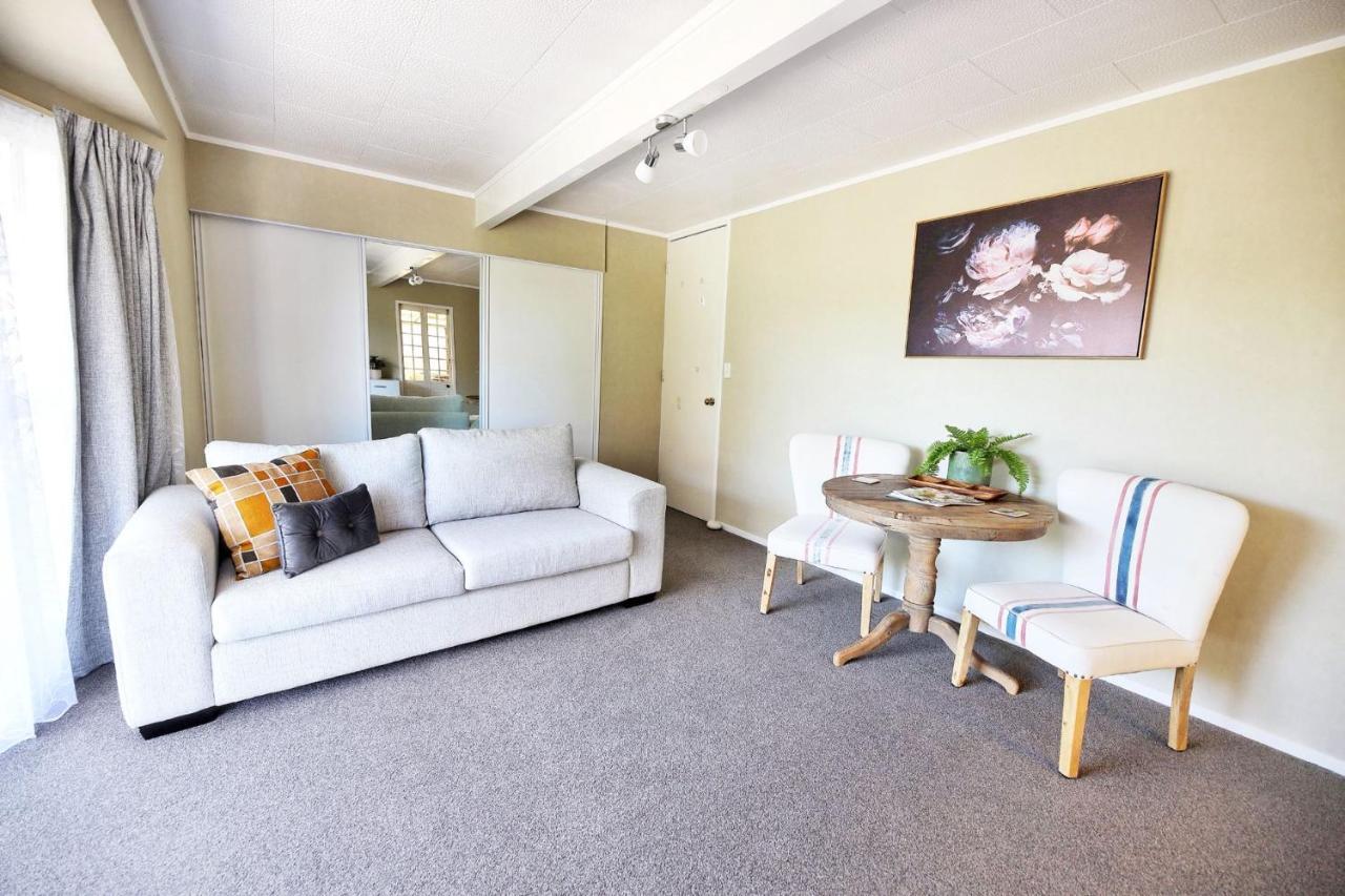 Cozy 1Br Stay In Taupo Central Ngoại thất bức ảnh